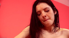 Karups Solo: Anie spielt mit sich selbst