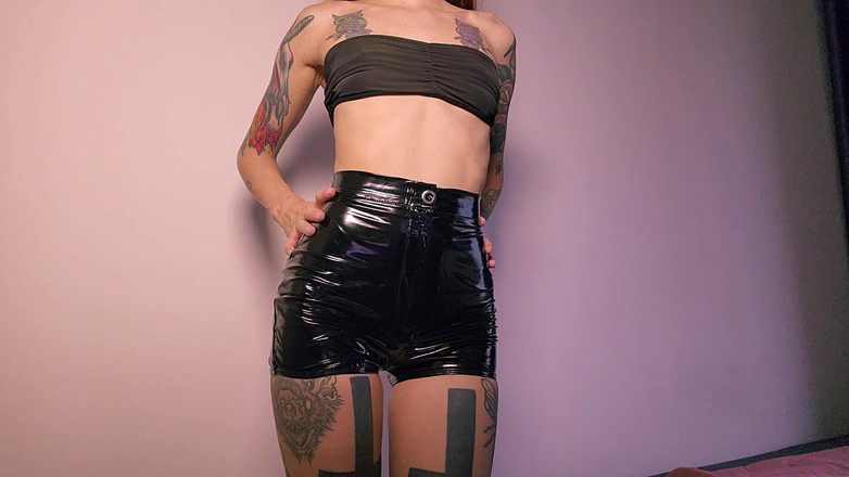 TattoedGirl666: ラテックスフェチショーツ