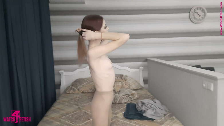Gymrotic: Mary Way와 함께하는 특이한 유연한 샤워
