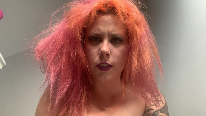 Deanna deadly: Edera velenosa cattura robin prende in giro e lo finisce...