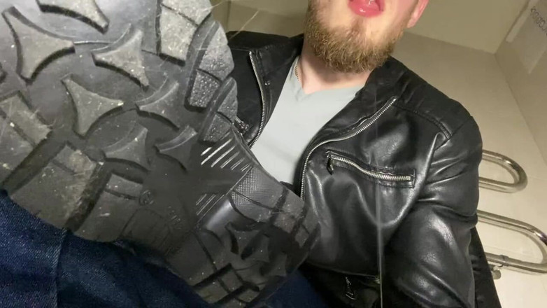 Hunky time: Kožený Šéf Kouří