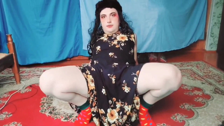 Kitty_Cross: Kuszący Crossdresser powoli dokucza, pokazując uwodzicielskie krzywe