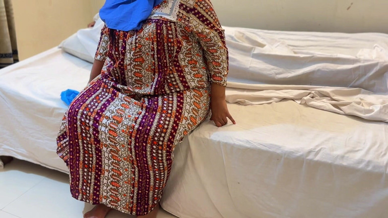 Aria Mia: Pembantu rumah panas berpantat besar tersangkut di bawah katil!