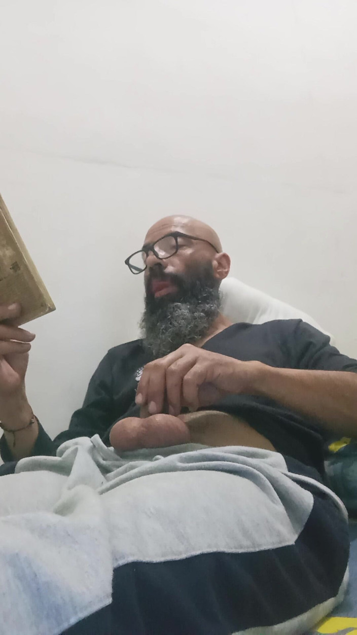 Jhonbahh: Lectură erotică și sexuală