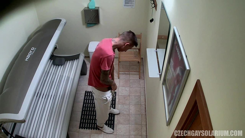 Czech Gay Solarium: Tschechisches schwules solarium 13, ganzer solo-streifen eines dünnen hengstes