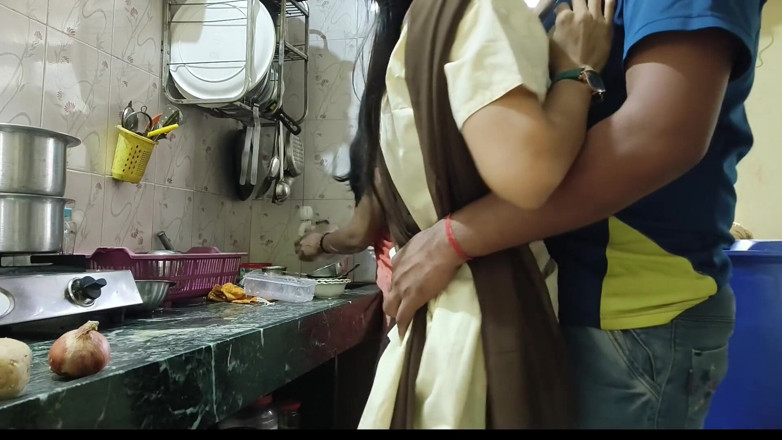 Mumbai Ashu: Aksi hot lesbian dua cowok berondong mumbai ashu champa dan...