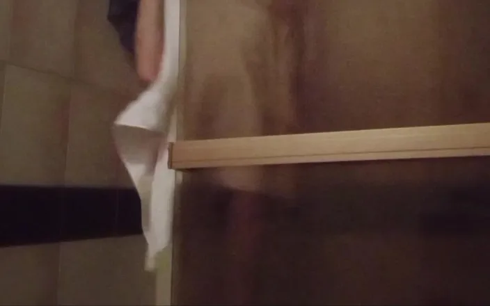 Esteban Williams: Takin' a Warm Shower 4u