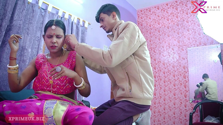 Creative Pervert: देसी भारतीय सुंदर धोखेबाज पत्नी अजनबी को चोदती है