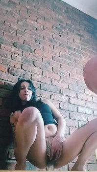 Muasin memekku pakai dildo favoritku!