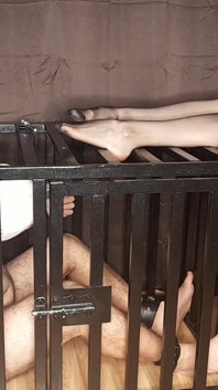 케이지 나일론 발 문신 여신에 복종하는 Angela 폴란드어 언어