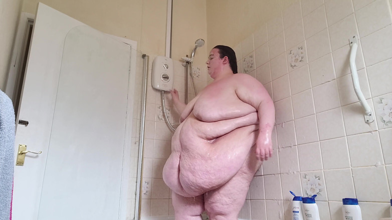SSBBWLadyBrads: shower jiggles and washing pt 3