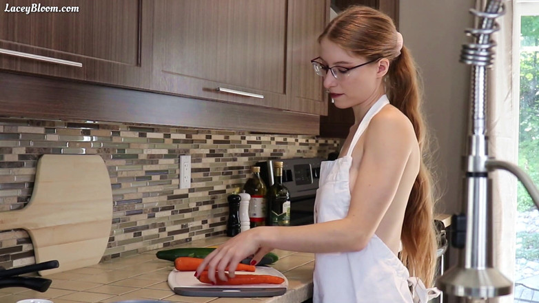 Lacey Bloom: Mit Gemüse kommen 13:14