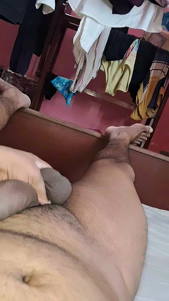 Rajveer Bhumihar: एक युवा भारतीय कॉलेज लड़का कर रहा है।