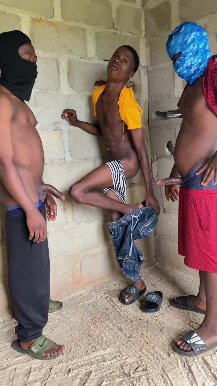 assdriller50: Twink Sexo a Três Com Cavaleiros Duros