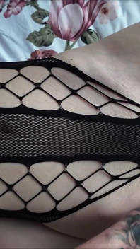 我的继妹和我每当我们共用卧室时都做爱 - alina sins