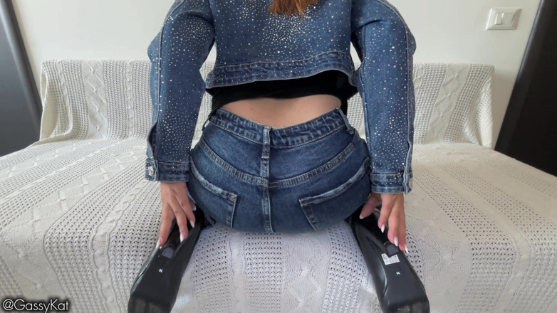 GassyKat: Tiny Man zostaje zniszczony przez pierdy giantess face