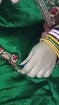 Indígena gay crossdresser gaurisissy vestindo o saree verde xxx e sentindo sexy.