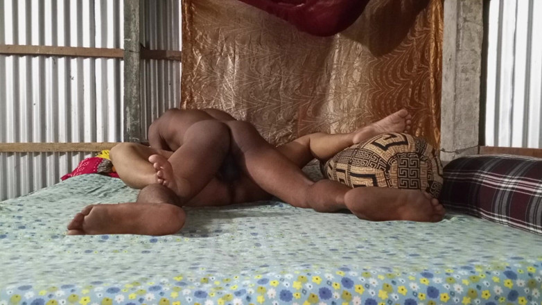 SAFI TV: Üvey desi teyze ile ilk kez köy seksi
