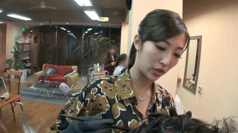 CherryBONBON: O salon daha fazlasını istiyor gibi gözlerini benimkiyle buluşmaya devam...