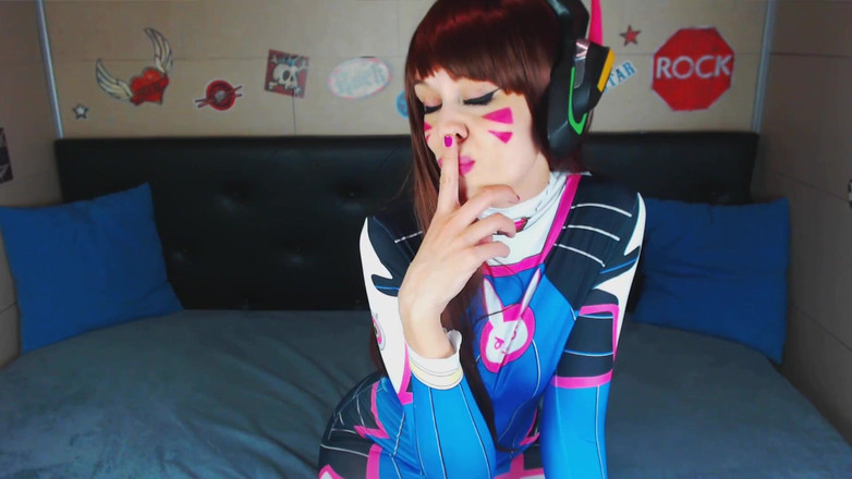 Candystart Videos: 자위하고 빨아주는 Dva