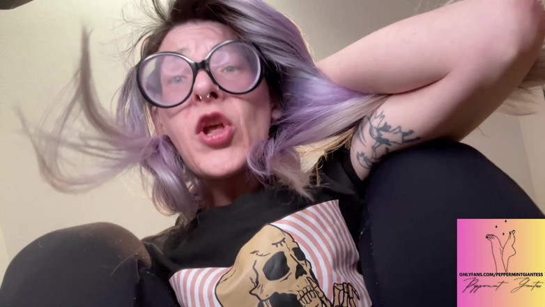 Peppermint Giantess: Obří přestávky ve vašem domě dominuje N převzetí