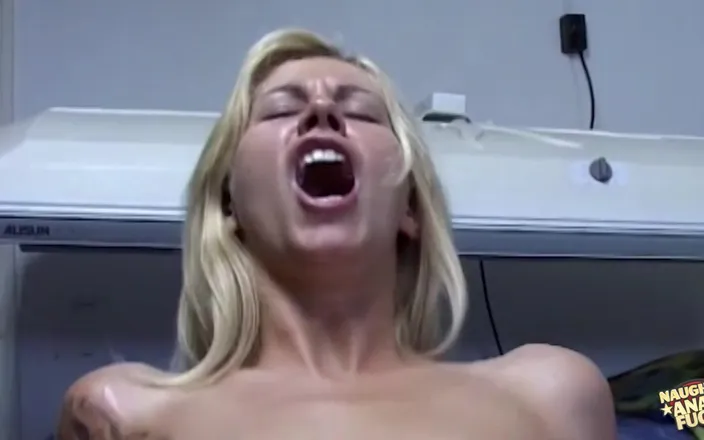 Naughty anal fuck: This Bored Slender Blonde Wants Her Man to Stop Exercising...