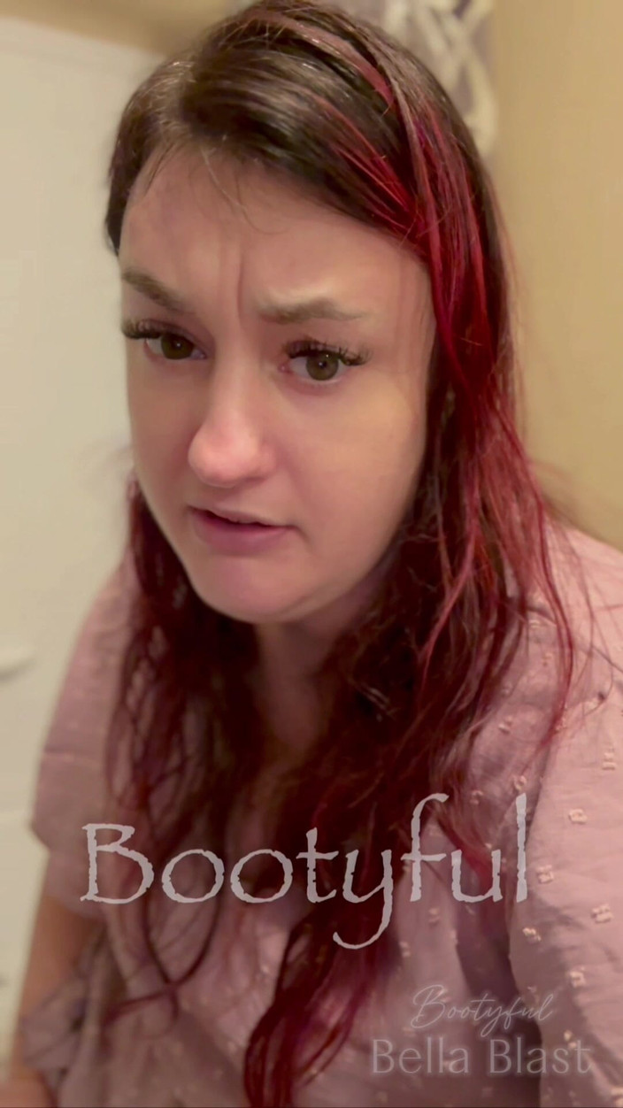 BellaBlast: Bbw oční kontakt na toaletě prdí a Log Plops intimní...