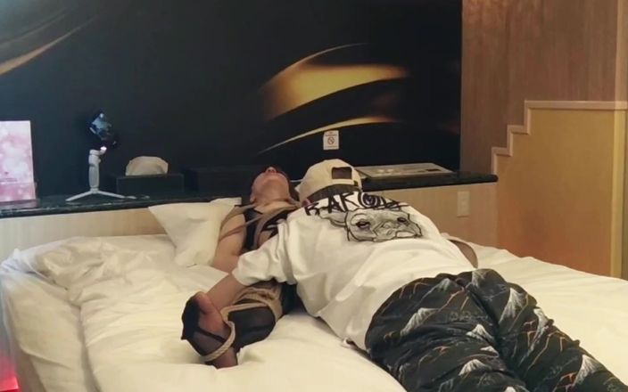 akeieroi: Pareja adúltera sin censura bondage, fantasía, mamada y tragando mucho...