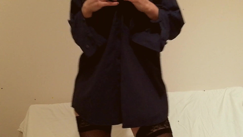 Bighead152: Spogliarello di sweetpussy