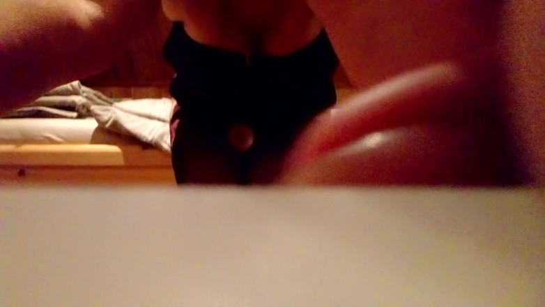 Hot-Pussy66: Yatak odasında seksi poz