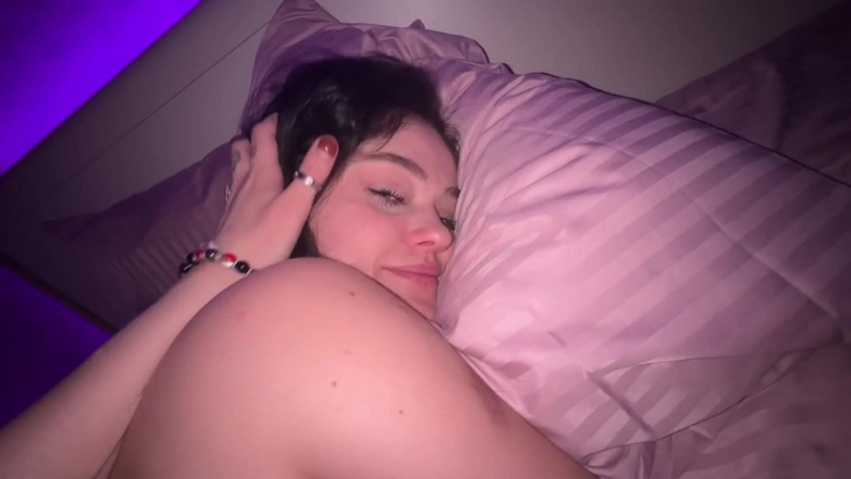 LuchCrush: Si stava sdraiata a letto ma ho deciso che doveva...