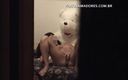 Amateurs videos: Chica sale del baño cachonda y se masturba el coño