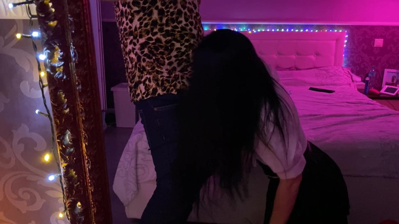 Slowly Tease: # 28 Asistentka v sexy krátké sukni a punčochách miluje mého...