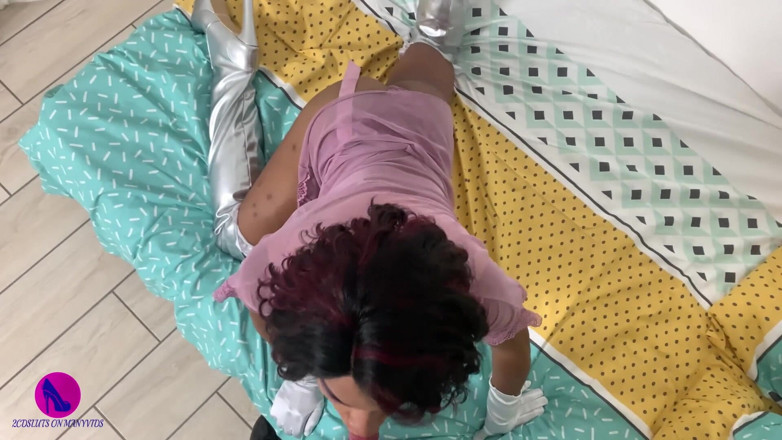 2CD Sluts: İki travesti emiyor ve sikişiyor