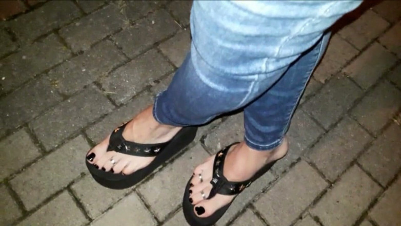 Heelex: Extreme Flip Flops and Extremely Sexy Feet