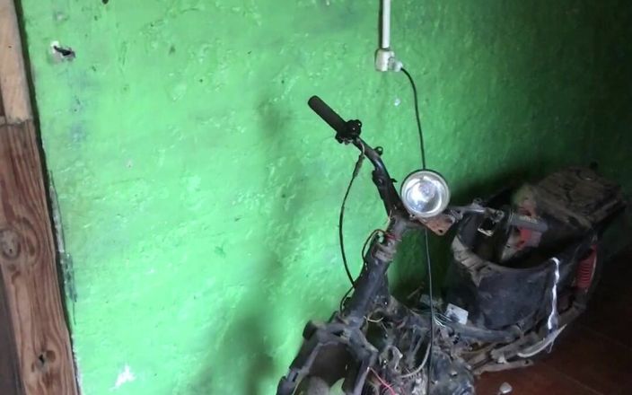 i7Bernard: Masturbasi di tempat kerja