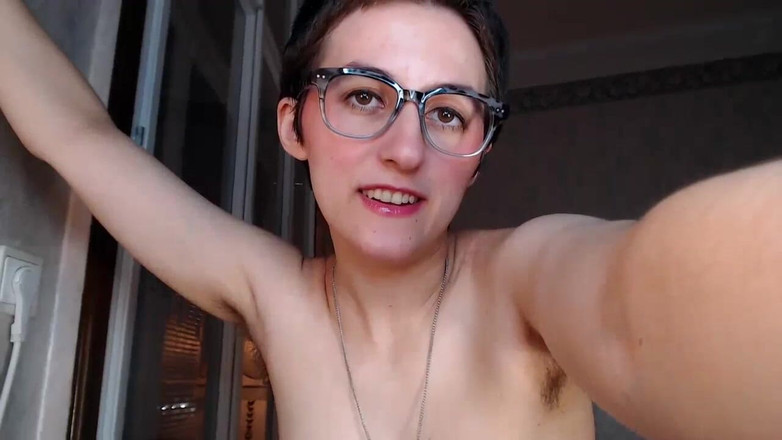 Juno Electra: 天然黑发女郎就贞带挑逗你