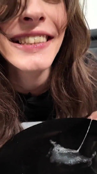 Teeny Nympho Sniffs Cum 213