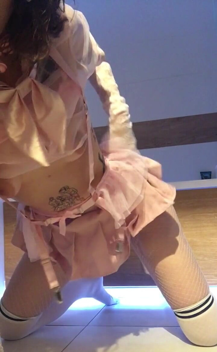 Soft Vulgar: 펑크 란제리를 입은 겸둥이 겸둥이 십대