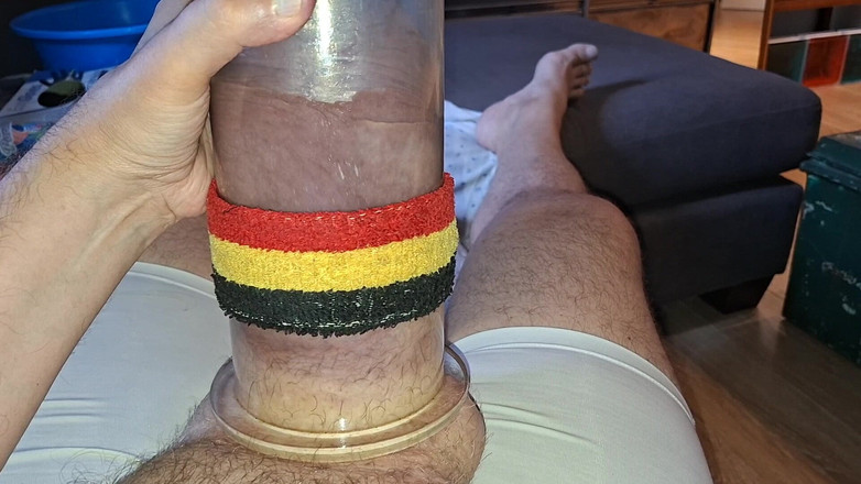 Monster_Meat_: Bơm quái vật lên con cu silicone của anh ấy