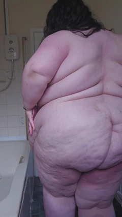 SSBBW Goddess Bathroom Strip and Catwalk