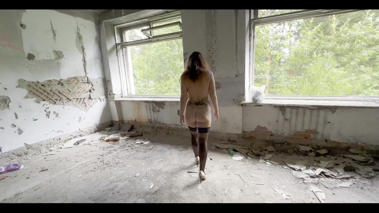 Juli Smith Meow: High Heels, Stockings, and Total Silence in an Abandoned Military...