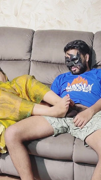 Ibu tiri yang tidak berpuas hati mengongkek abang tirinya