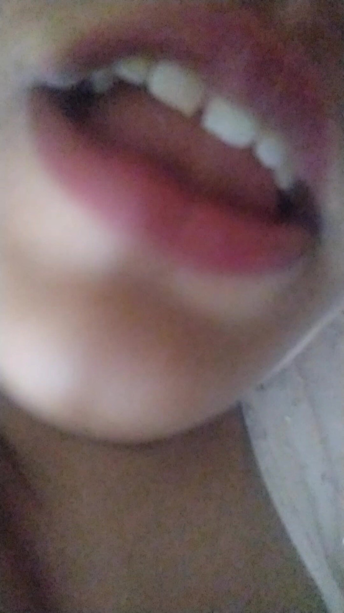 Dr_doom21: Bhabhijis saftige lippen mit stimme
