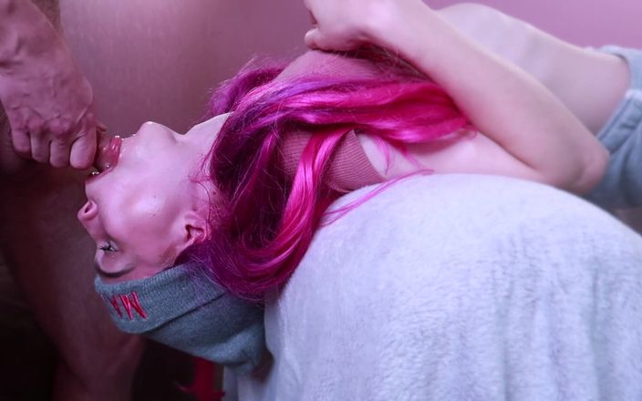 Deepthroat Queen: Sexy mrdka mi naplnilo hrdlo - drsné hardcore hluboké kouření do...