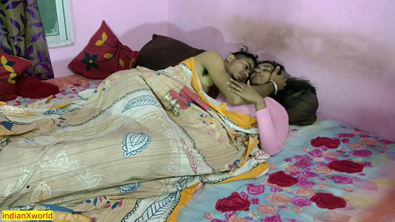 Indian Xshot: Sesso con la ragazza indiana del villaggio carino! Si sente...