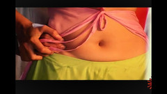 Riyathakur: 목욕하는 동안 그녀를 보고 친구와 함께 떠났습니다.