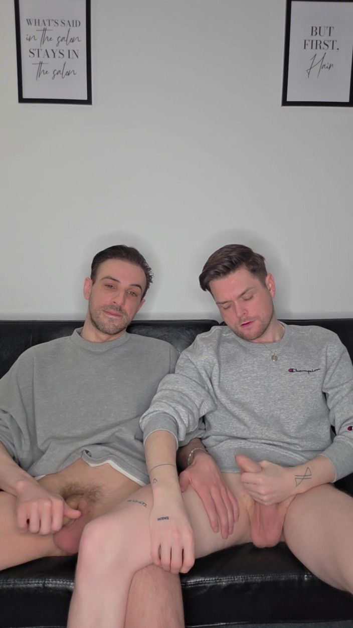 Twotwinkhusbands: Hung Uncut Brotosh Lads Side by Side masturbacja