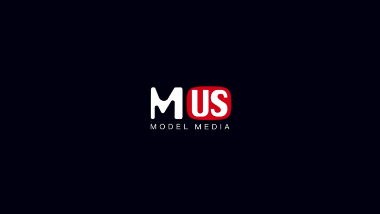 Model Media US: Jerkaoke cu Lauren Phillips și Gia Derza