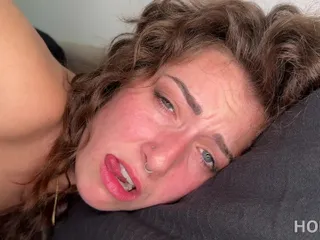Livia ha una figa pelosa